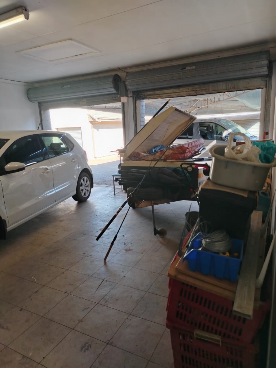 2 Bedroom Property for Sale in Langenhovenpark Free State